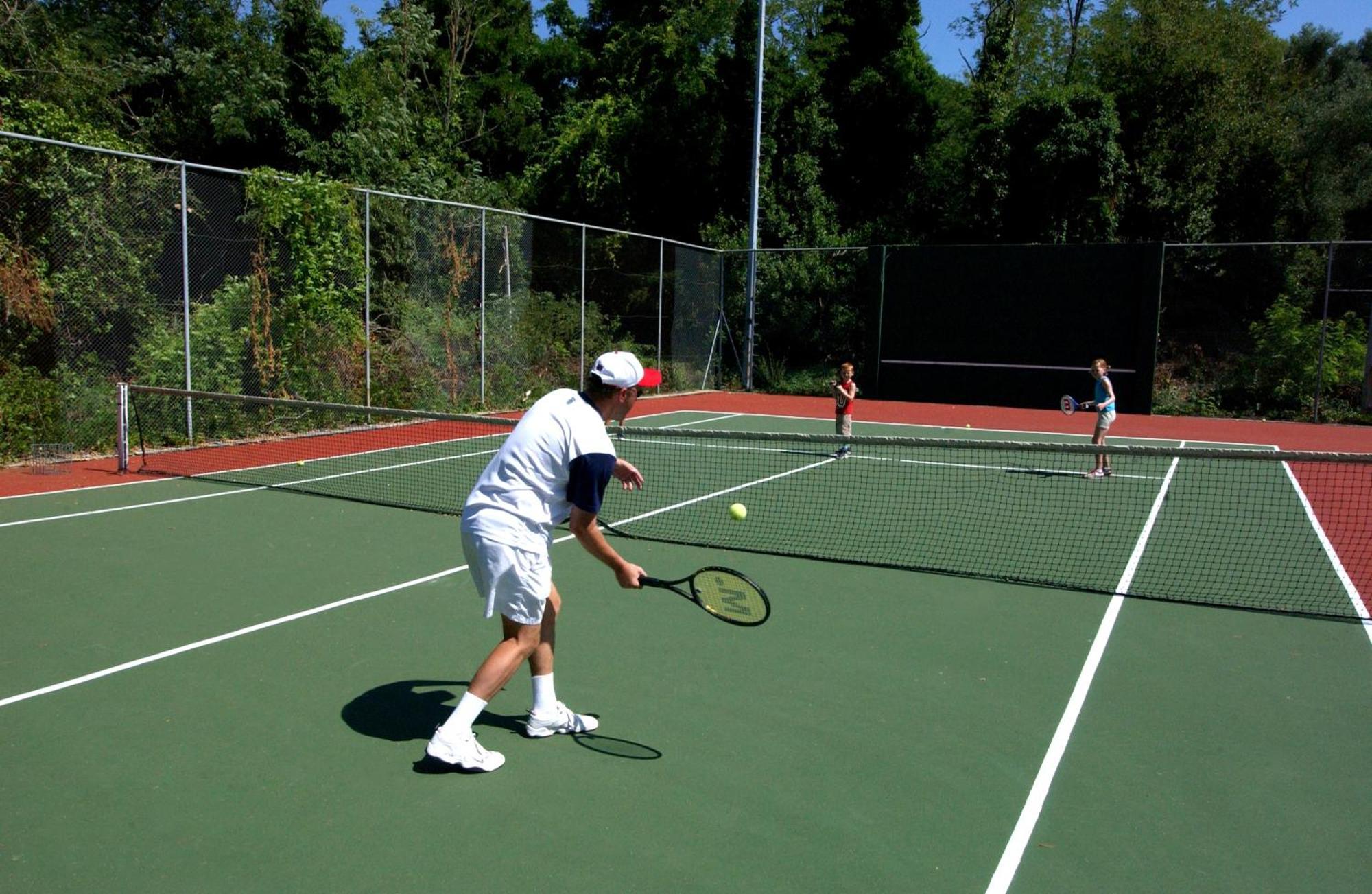 科孚宫酒店 帕拉马 外观 照片 A backhand stroke